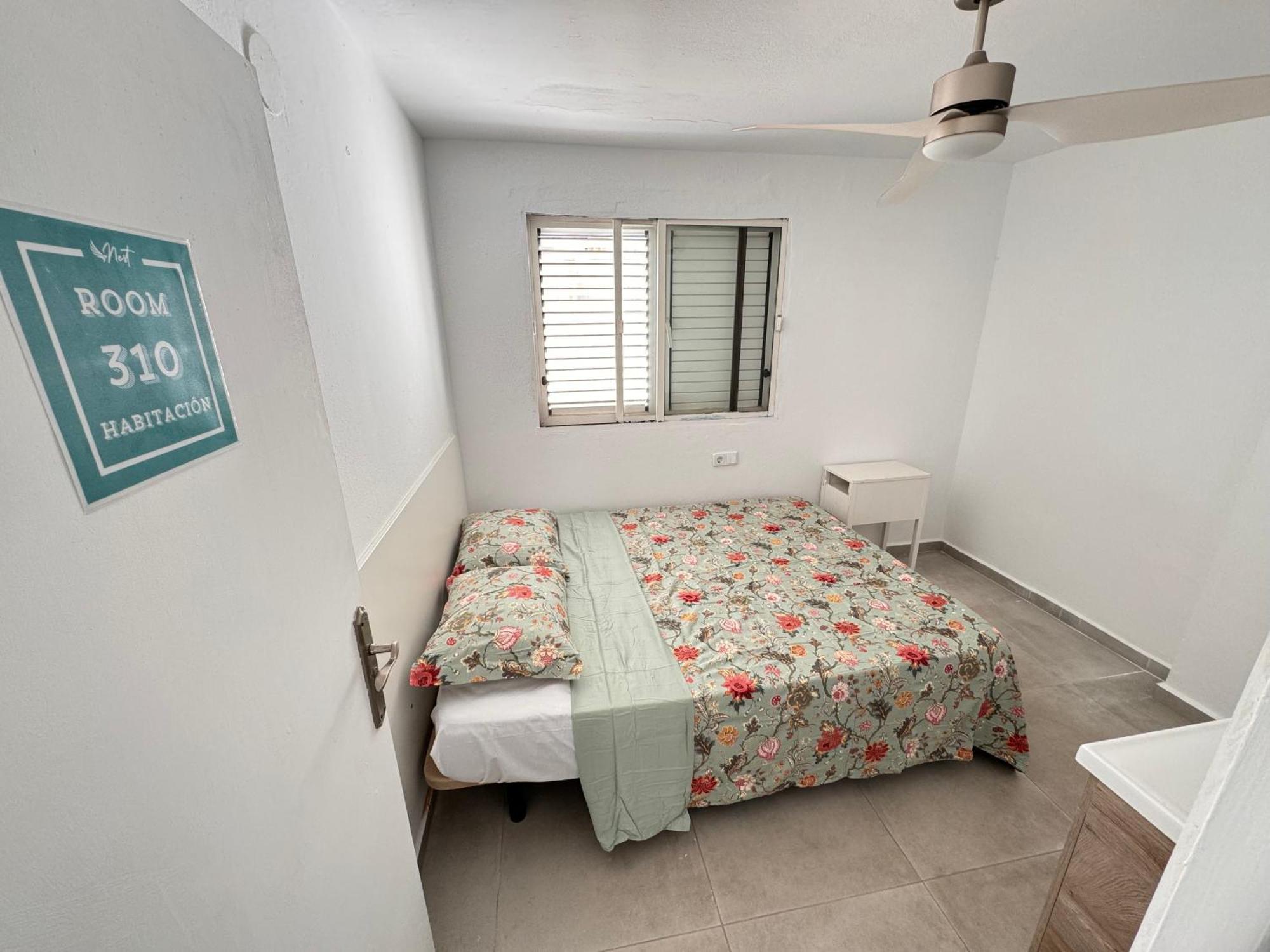 Hostal Cisne Hotel San Antonio  Ngoại thất bức ảnh